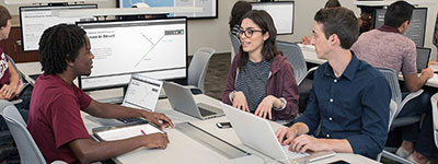 学生们在扎克里工程教育中心使用新技术