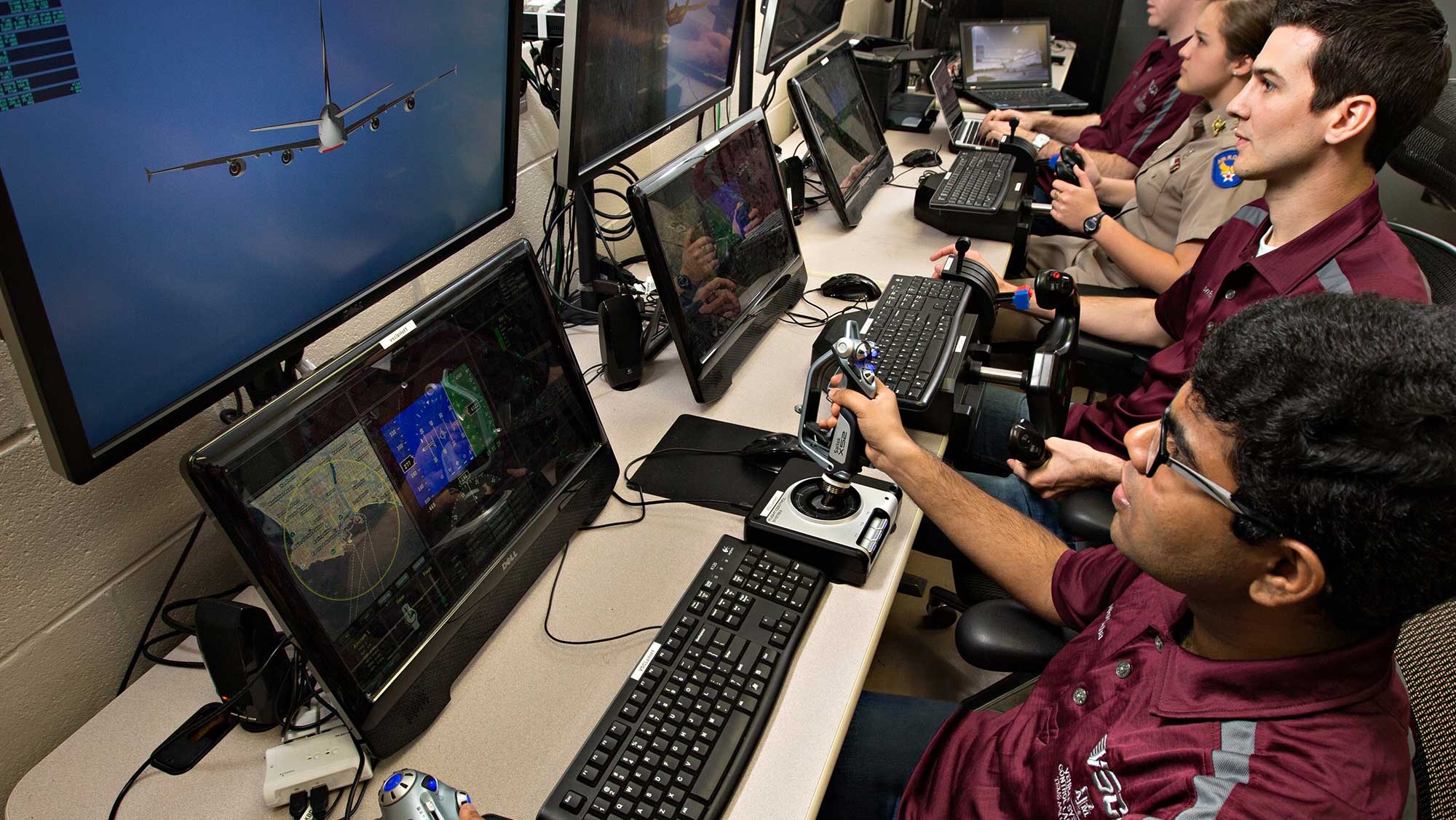 学生用模拟器进行飞行测试