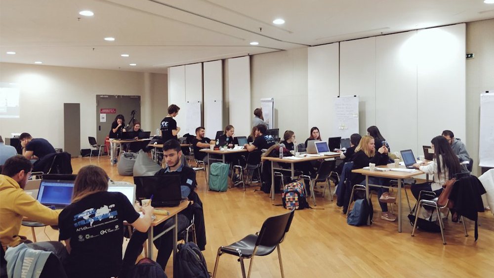 和希腊学生一起上课